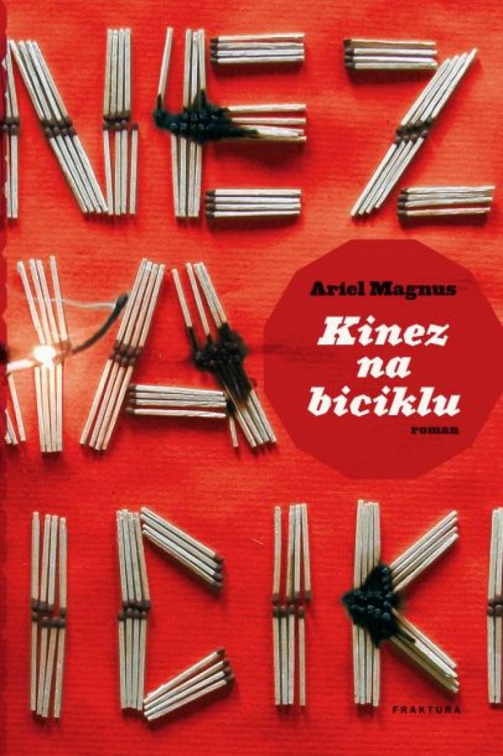 kinez na biciklu 